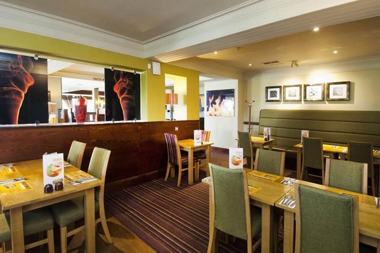 Premier Inn Leeds / Bradford Airport Exterior photo