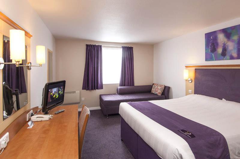 Premier Inn Leeds / Bradford Airport Exterior photo